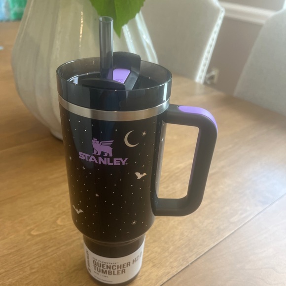 Stanley Target Halloween Spellcast Black 40oz Tumbler Glows in Dark - Picture 4 of 11